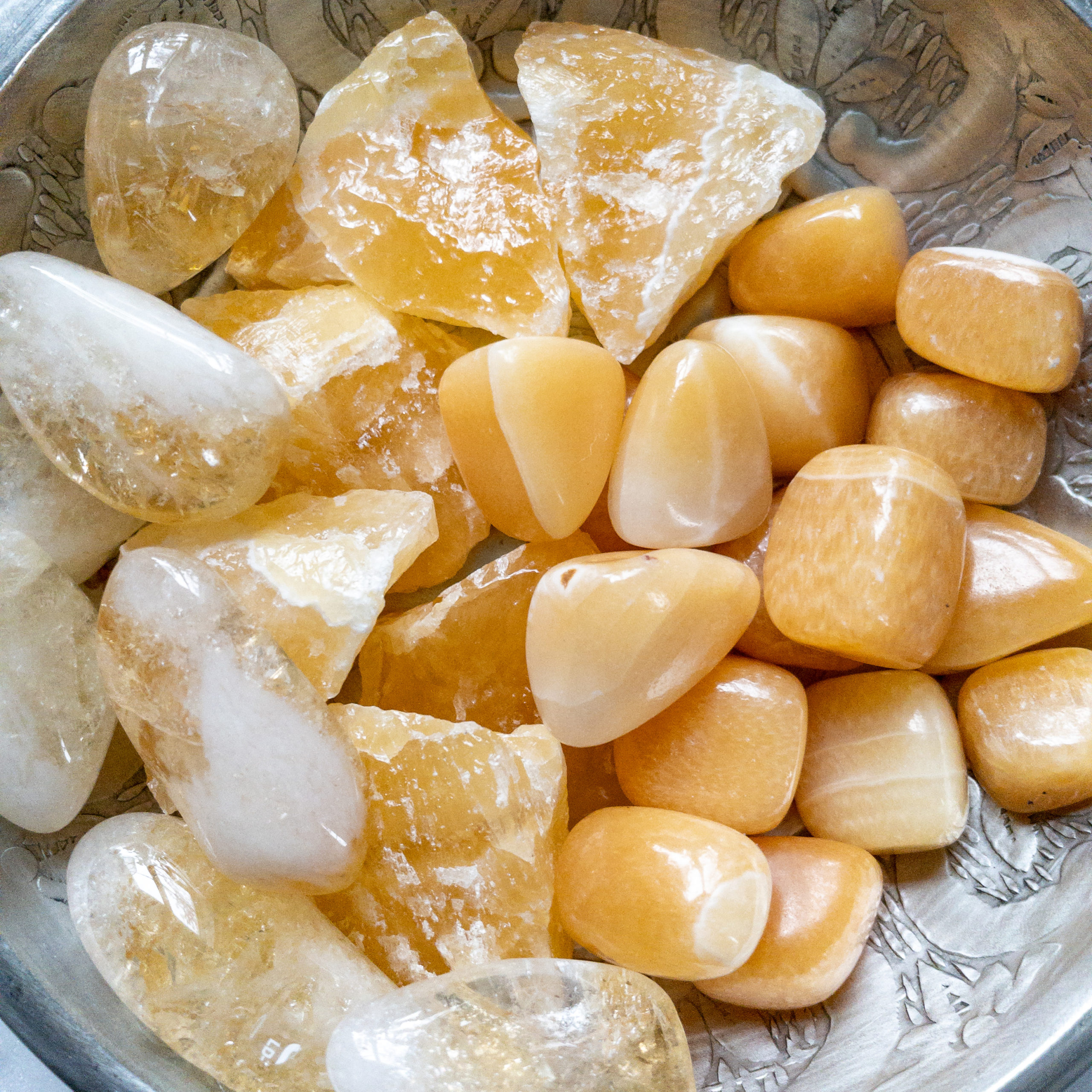 Gula kristaller fyller dig med optimism som ger mening med ditt liv