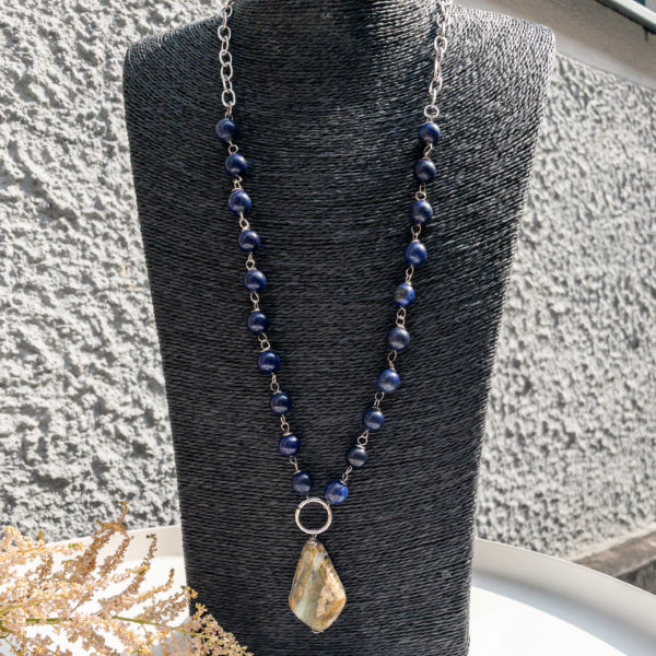 Halsband Lapis Lazuli & Opal från Peru 21943022 18F1 40D1 A58E D81E90DF4FEA scaled by Mintaka Kristaller & Soul Care