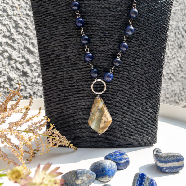 Halsband Lapis Lazuli & Opal från Peru 3177D0A6 D308 49FE 885E 49D2EDD33BE4 scaled by Mintaka Kristaller & Soul Care