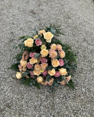 Hög sorgdekoration 4